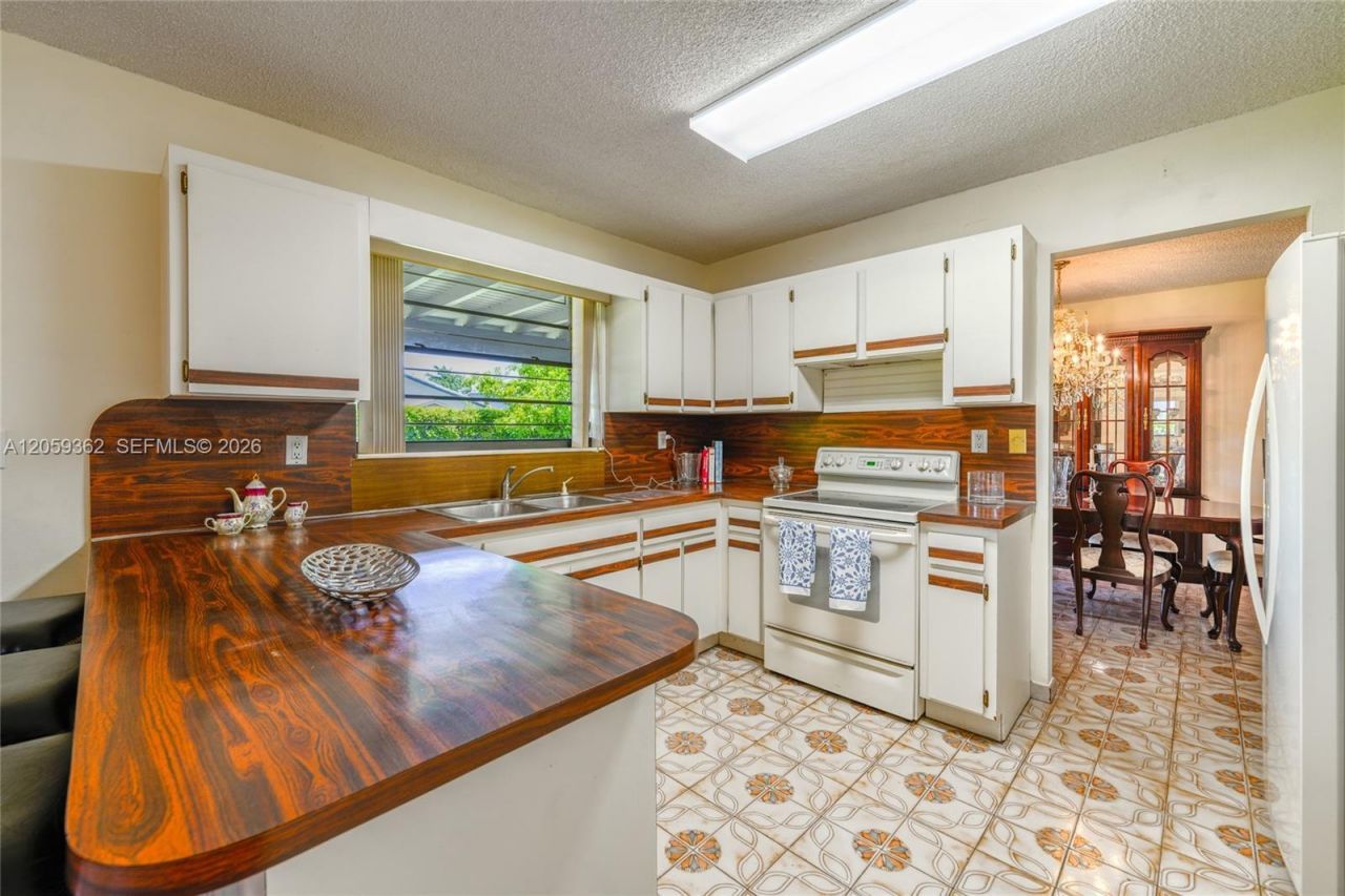 13131 SW 5th St , Miami, FL 33184 Photo