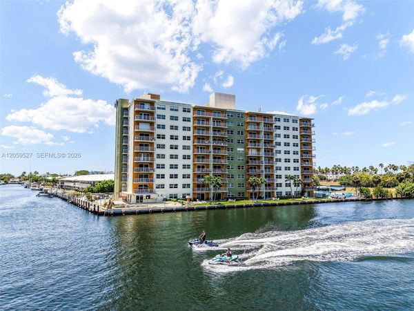 2900 NE 30th St , Unit F7, Fort Lauderdale, FL 33306