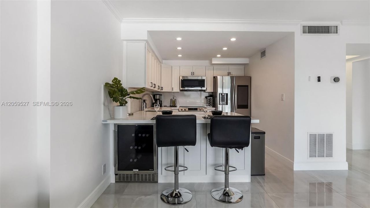 2900 NE 30th St, Unit F7, Fort Lauderdale, FL 33306 Photo