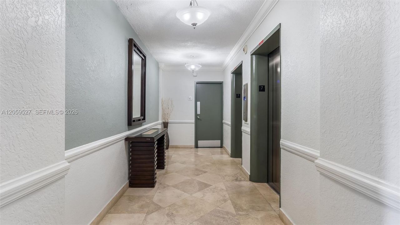 2900 NE 30th St, Unit F7, Fort Lauderdale, FL 33306 Photo