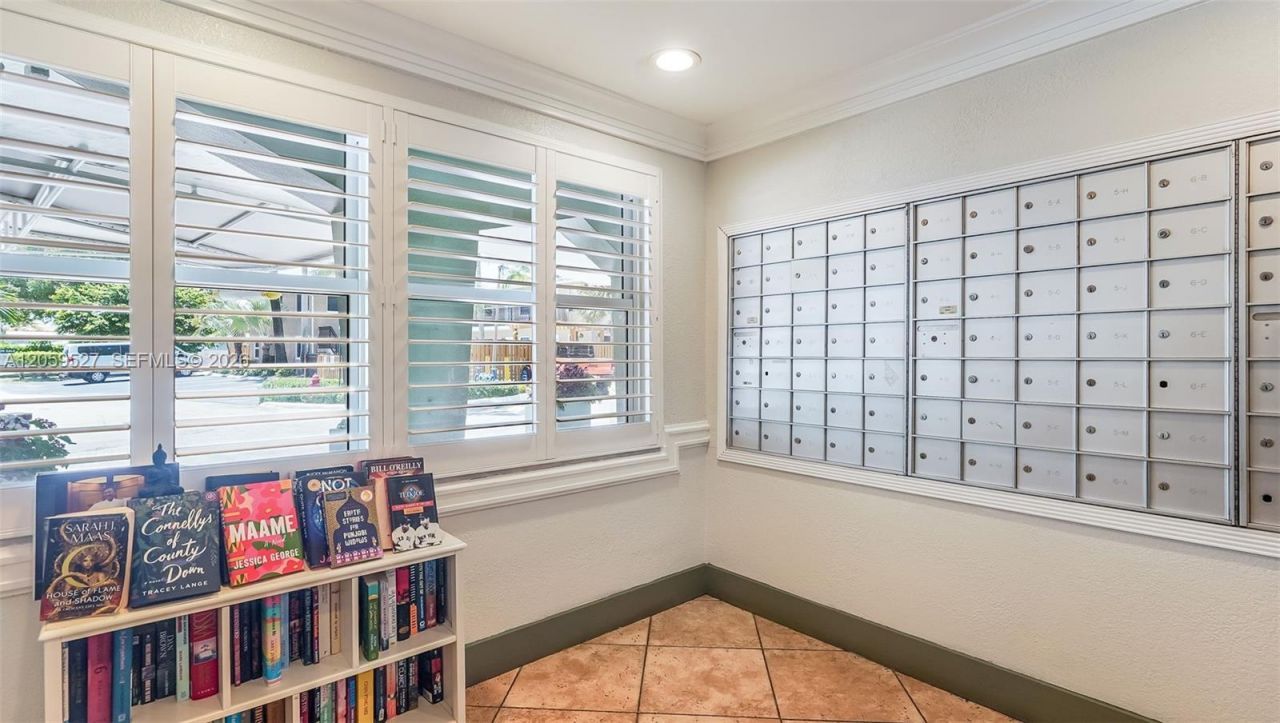 2900 NE 30th St, Unit F7, Fort Lauderdale, FL 33306 Photo
