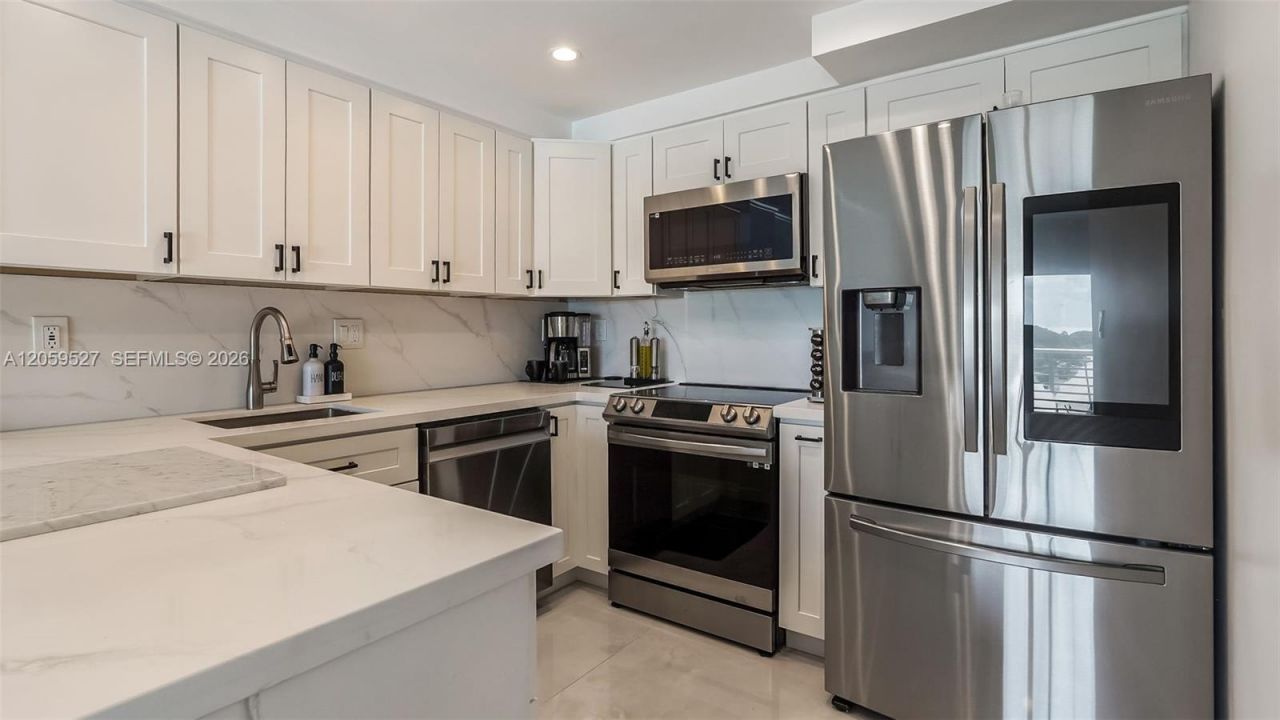 2900 NE 30th St, Unit F7, Fort Lauderdale, FL 33306 Photo