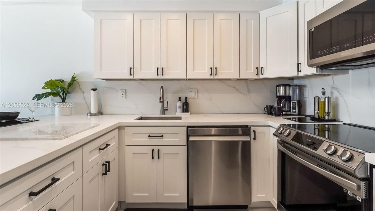 2900 NE 30th St, Unit F7, Fort Lauderdale, FL 33306 Photo