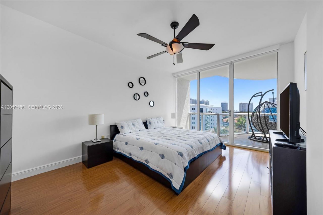3131 NE 188th St, Unit 1-910, Aventura, FL 33180 Photo