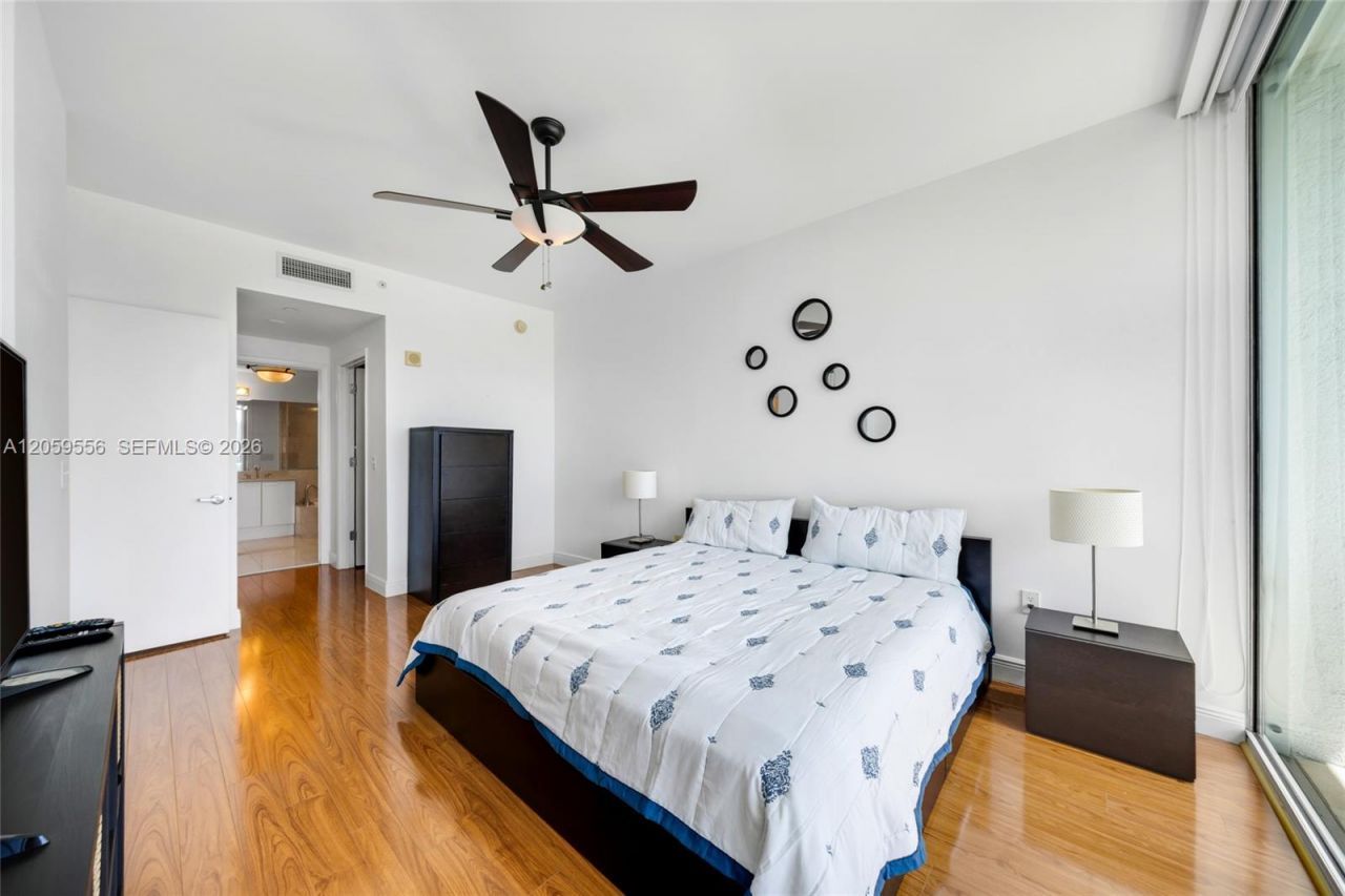 3131 NE 188th St, Unit 1-910, Aventura, FL 33180 Photo