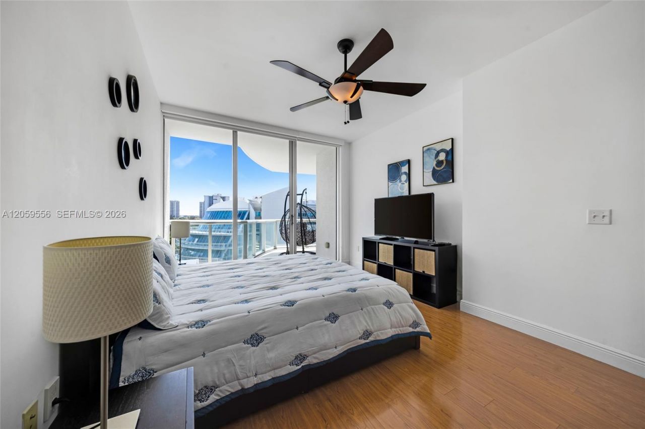 3131 NE 188th St, Unit 1-910, Aventura, FL 33180 Photo
