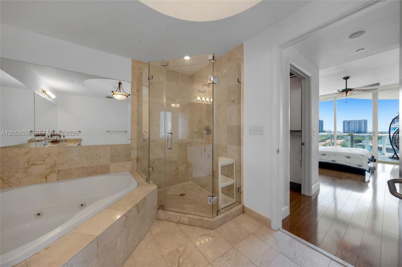 3131 NE 188th St, Unit 1-910, Aventura, FL 33180 Photo