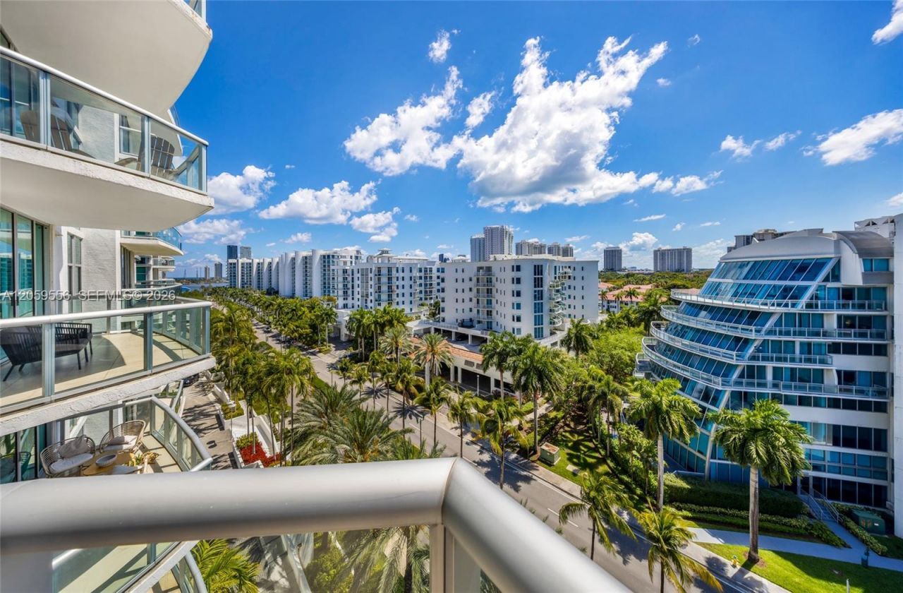 3131 NE 188th St, Unit 1-910, Aventura, FL 33180 Photo
