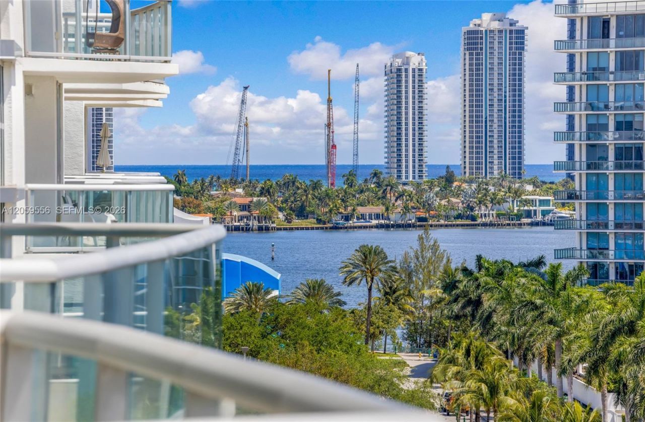 3131 NE 188th St, Unit 1-910, Aventura, FL 33180 Photo