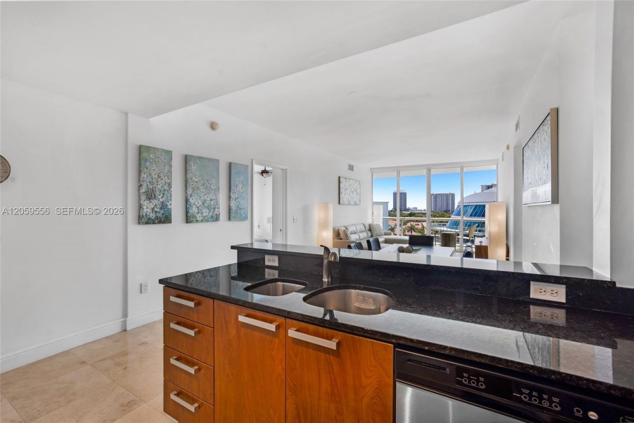 3131 NE 188th St, Unit 1-910, Aventura, FL 33180 Photo