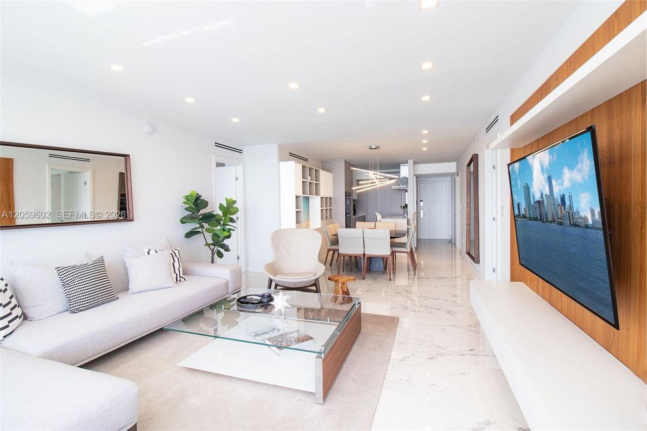 17375 Collins Ave , Unit 701, Sunny Isles Beach, FL 33160 Photo