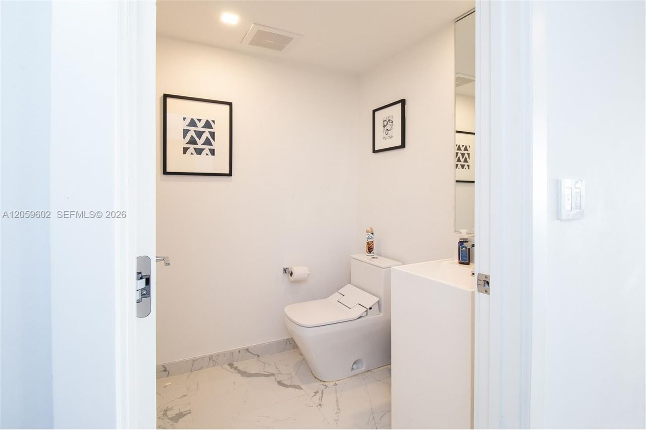 17375 Collins Ave , Unit 701, Sunny Isles Beach, FL 33160 Photo
