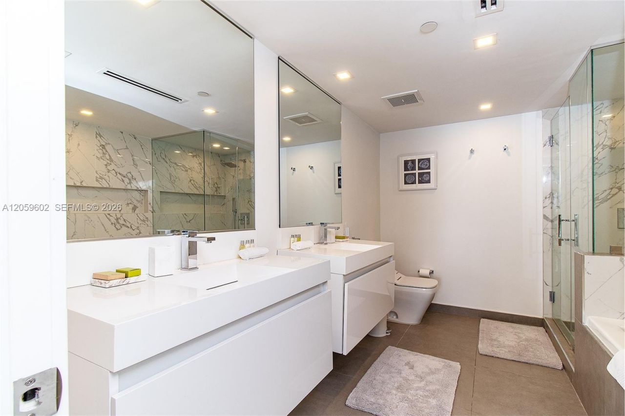 17375 Collins Ave , Unit 701, Sunny Isles Beach, FL 33160 Photo