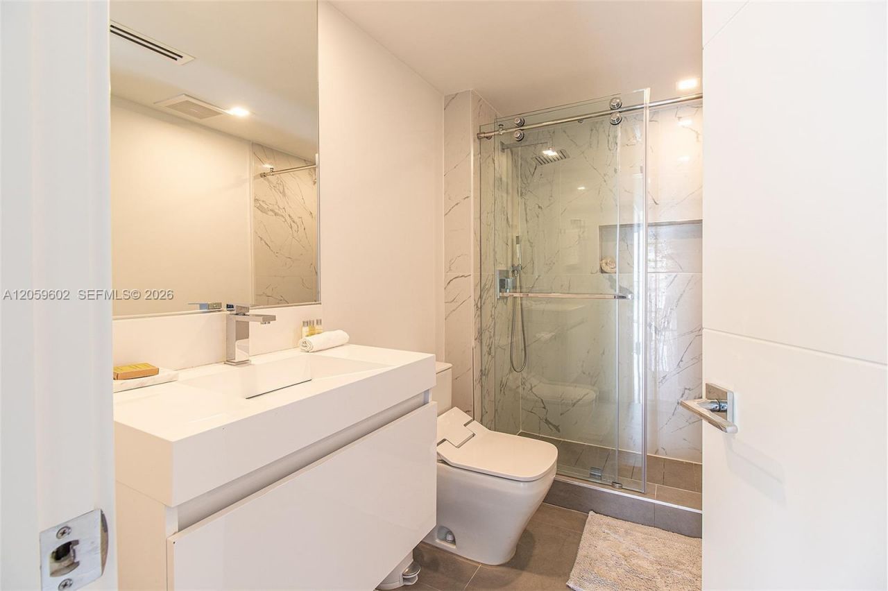 17375 Collins Ave , Unit 701, Sunny Isles Beach, FL 33160 Photo