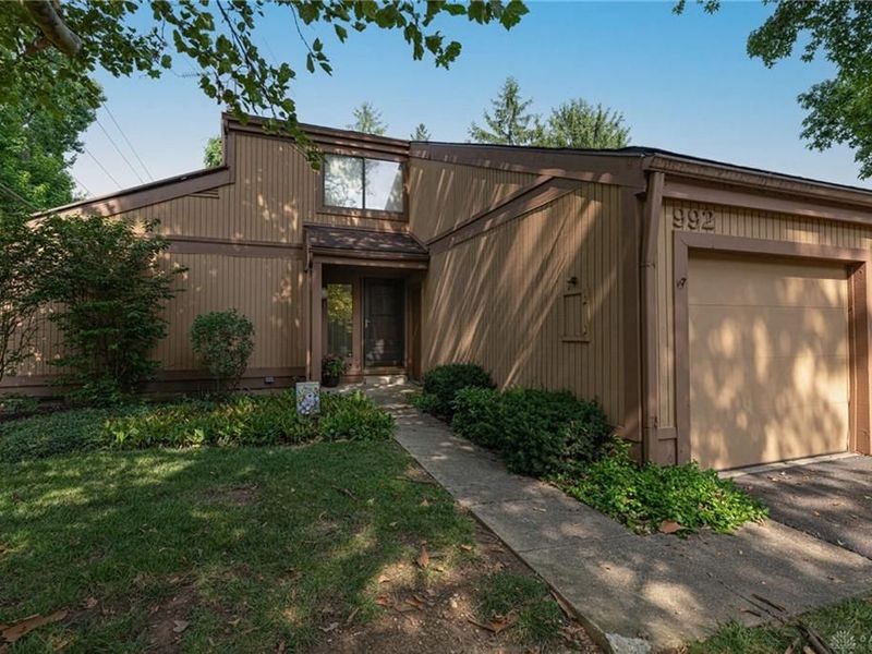 992 Walnut Court, Mason, OH 45040 Photo 2