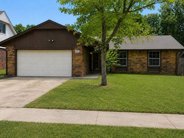 219 S 182nd Avenue , Tulsa, OK 74108