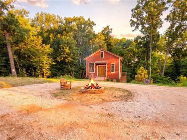 821 W 92 Highway, Smithville, MO 64089