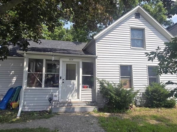 614 BROAD STREET, Oshkosh, WI 54901