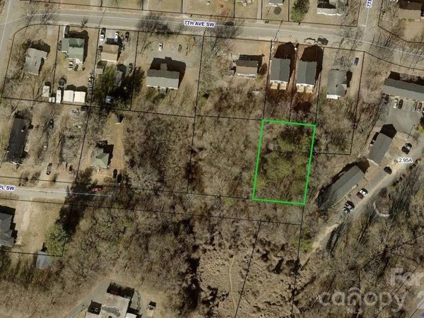7 7th Avenue Place SW, Hickory, NC 28602