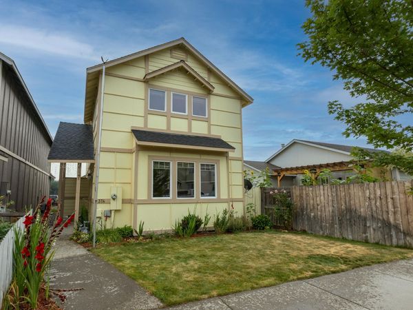 374 NW 25th Street, Redmond, OR 97756