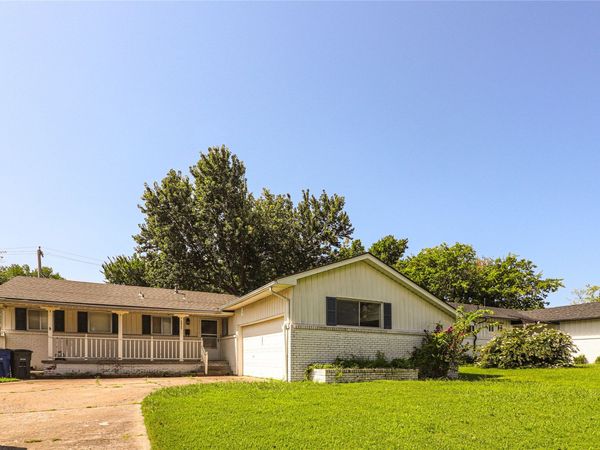 5920 E 25th Street S, Tulsa, OK 74114