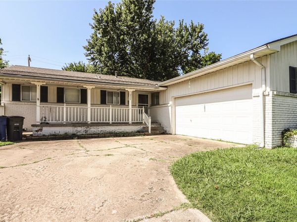 5920 E 25th Street S, Tulsa, OK 74114