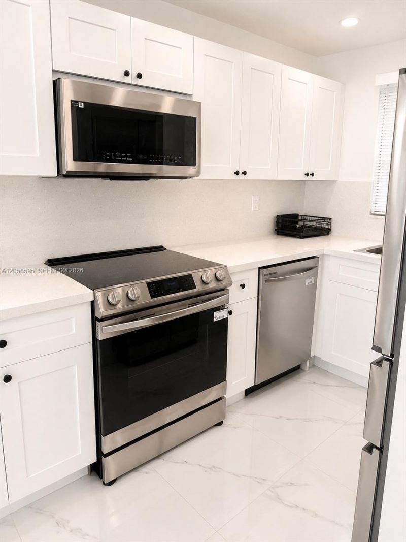 10851 SW 2nd St, Unit K105, Sweetwater, FL 33174 Photo