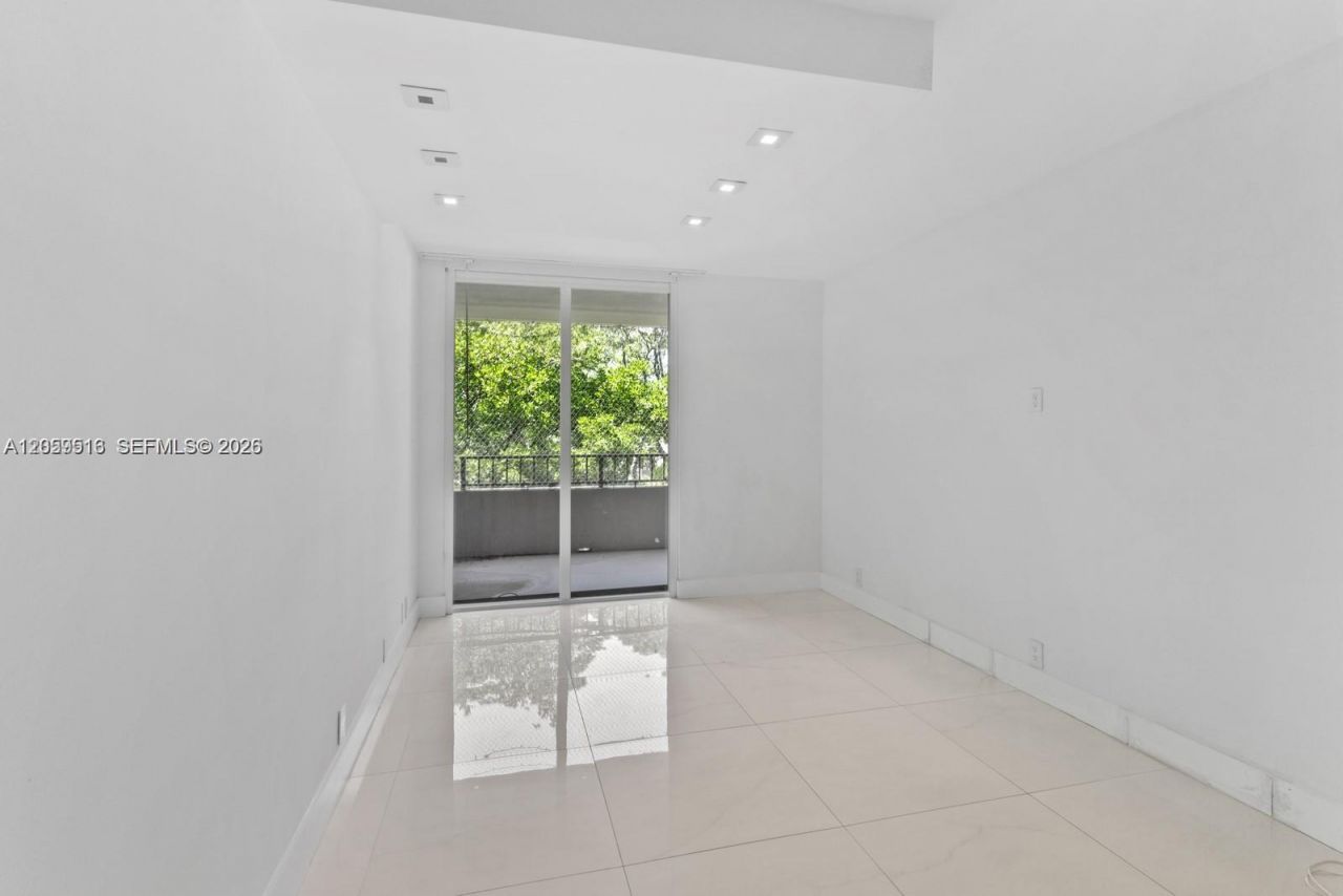181 Crandon Blvd , Unit 207, Key Biscayne, FL 33149 Photo