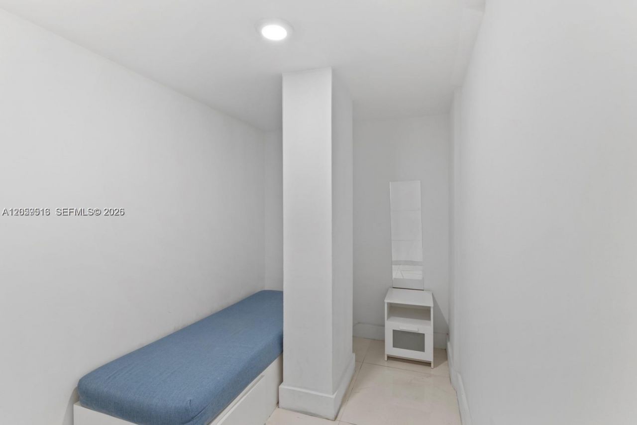 181 Crandon Blvd , Unit 207, Key Biscayne, FL 33149 Photo