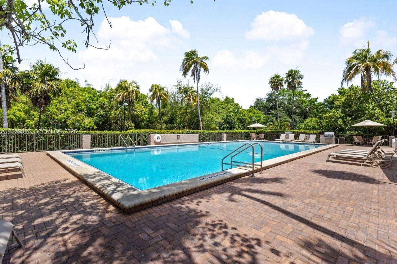 181 Crandon Blvd , Unit 207, Key Biscayne, FL 33149 Photo