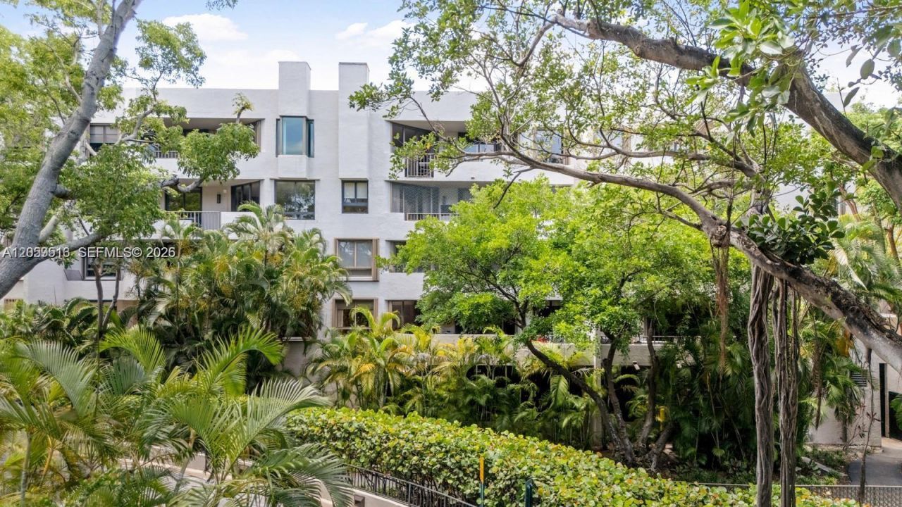181 Crandon Blvd , Unit 207, Key Biscayne, FL 33149 Photo