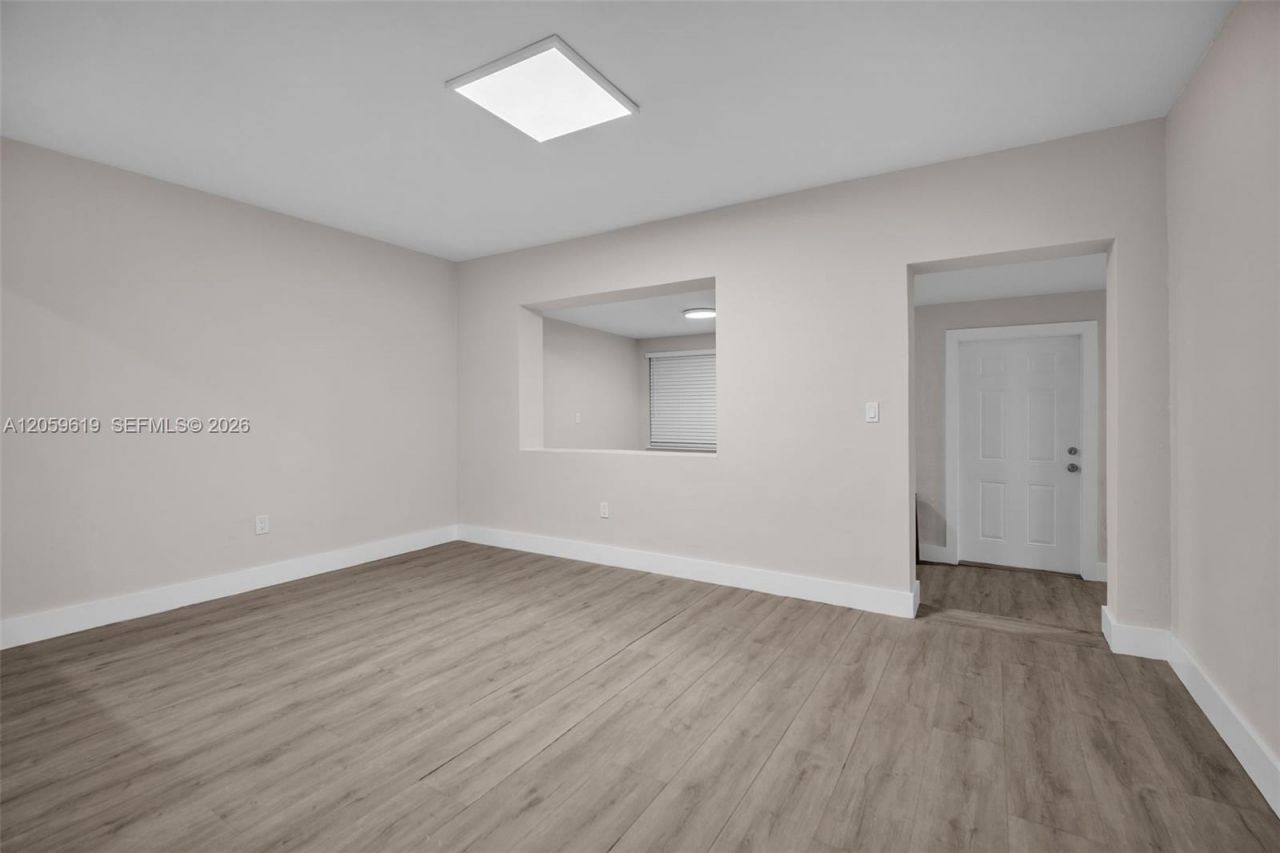 3030 NW 16th St, Unit 1, Miami, FL 33125 Photo