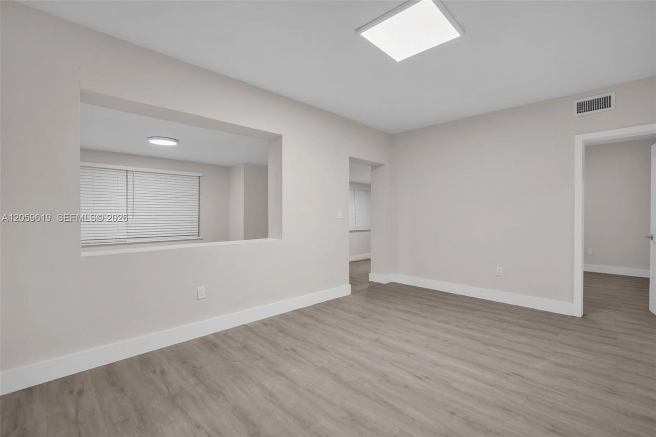 3030 NW 16th St, Unit 1, Miami, FL 33125 Photo