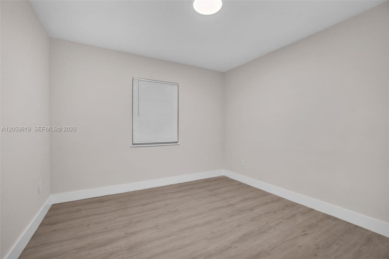 3030 NW 16th St, Unit 1, Miami, FL 33125 Photo