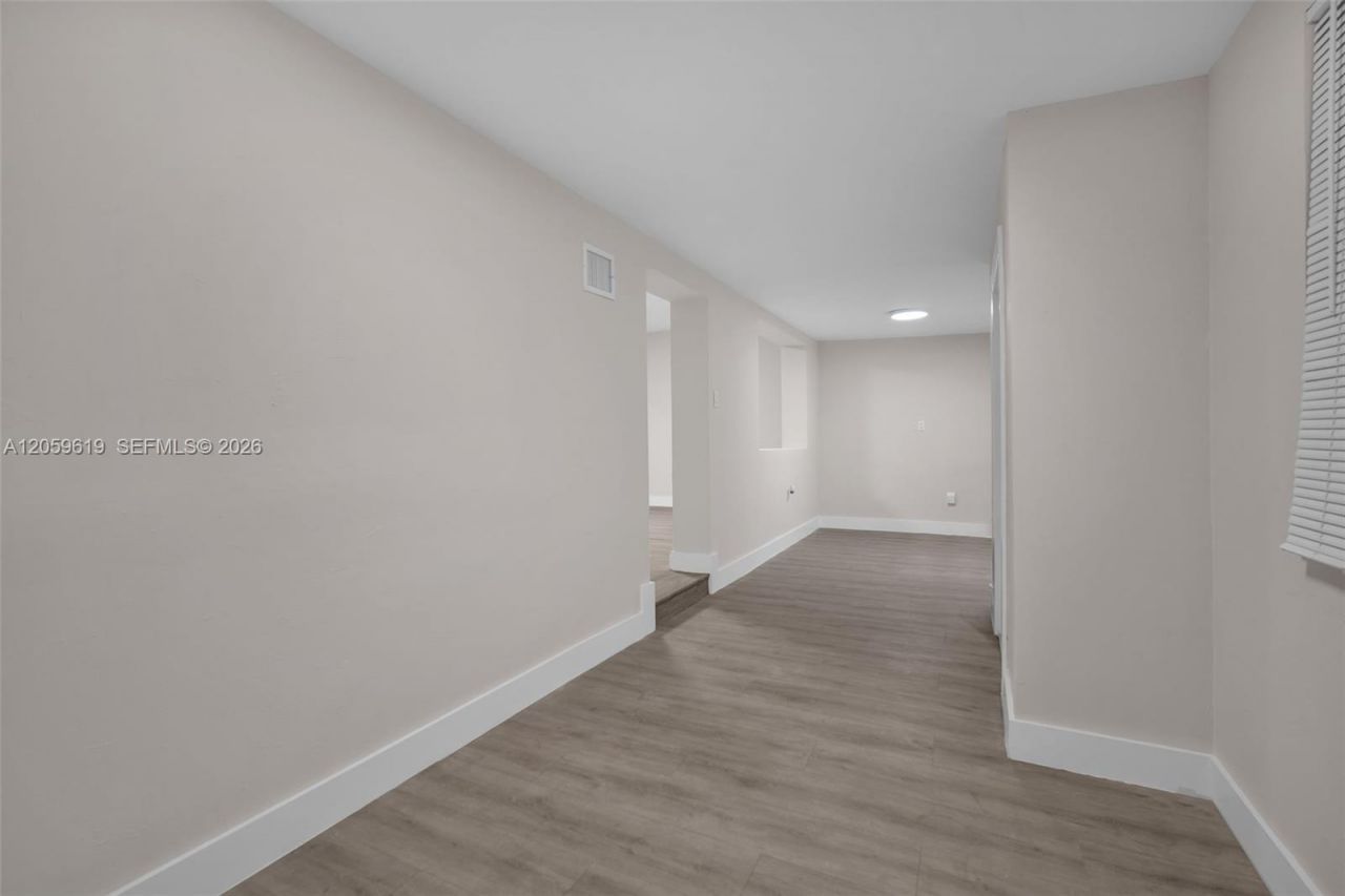 3030 NW 16th St, Unit 1, Miami, FL 33125 Photo