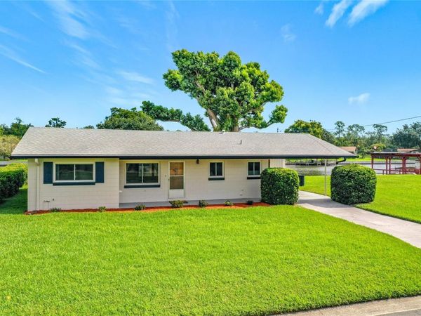 13225 COUNTRY CLUB DRIVE , TAVARES, FL 32778