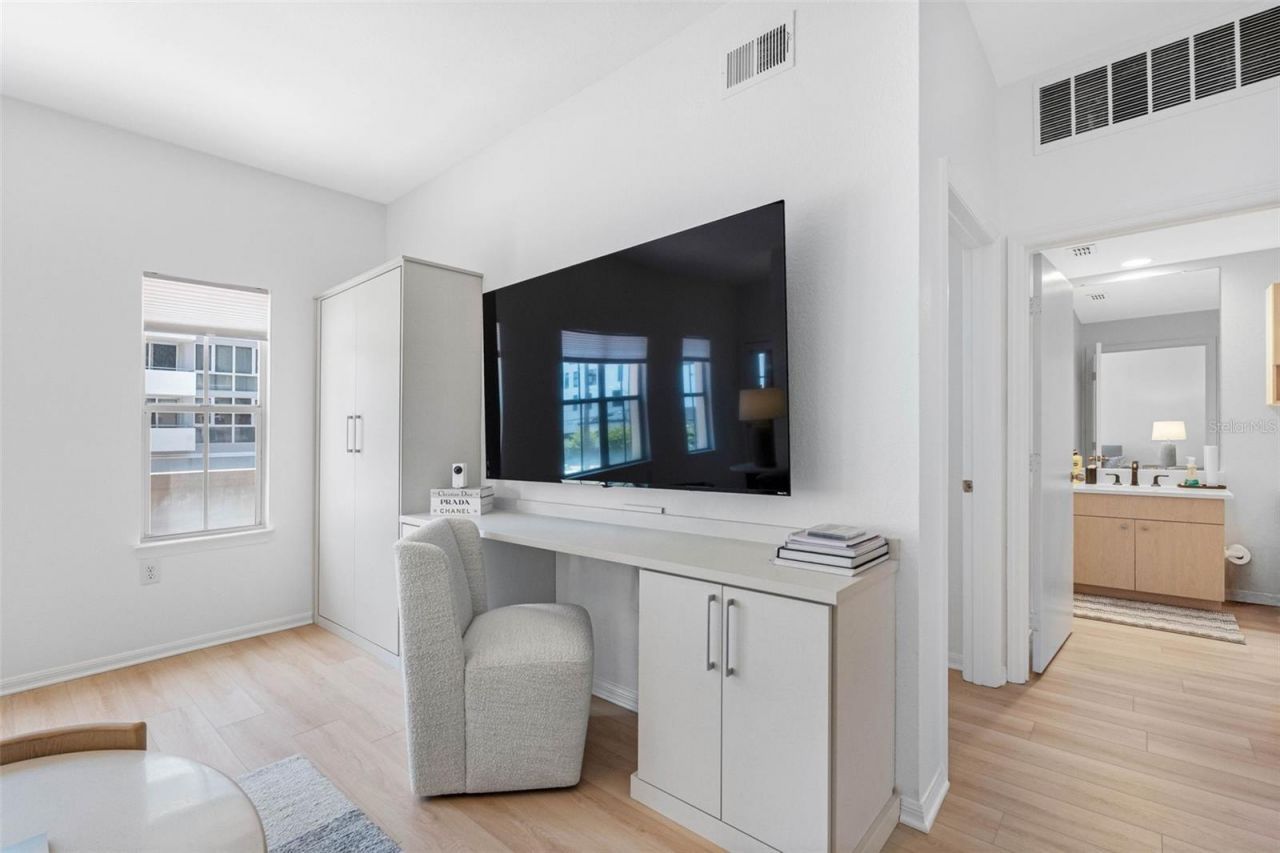 200 4th Avenue S, Unit 110, Saint Petersburg, FL 33701 Photo