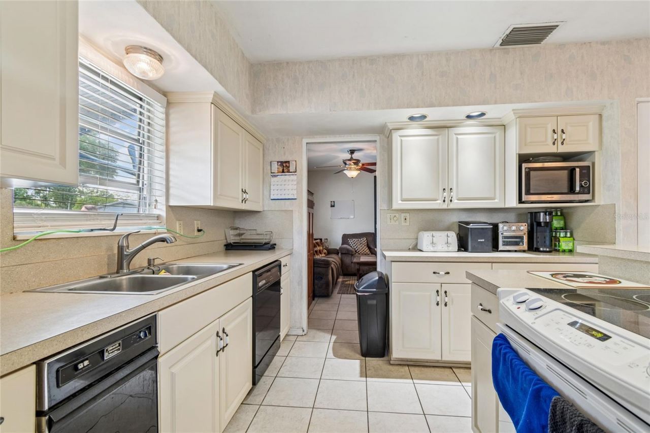 7846 12th Street N, Saint Petersburg, FL 33702 Photo