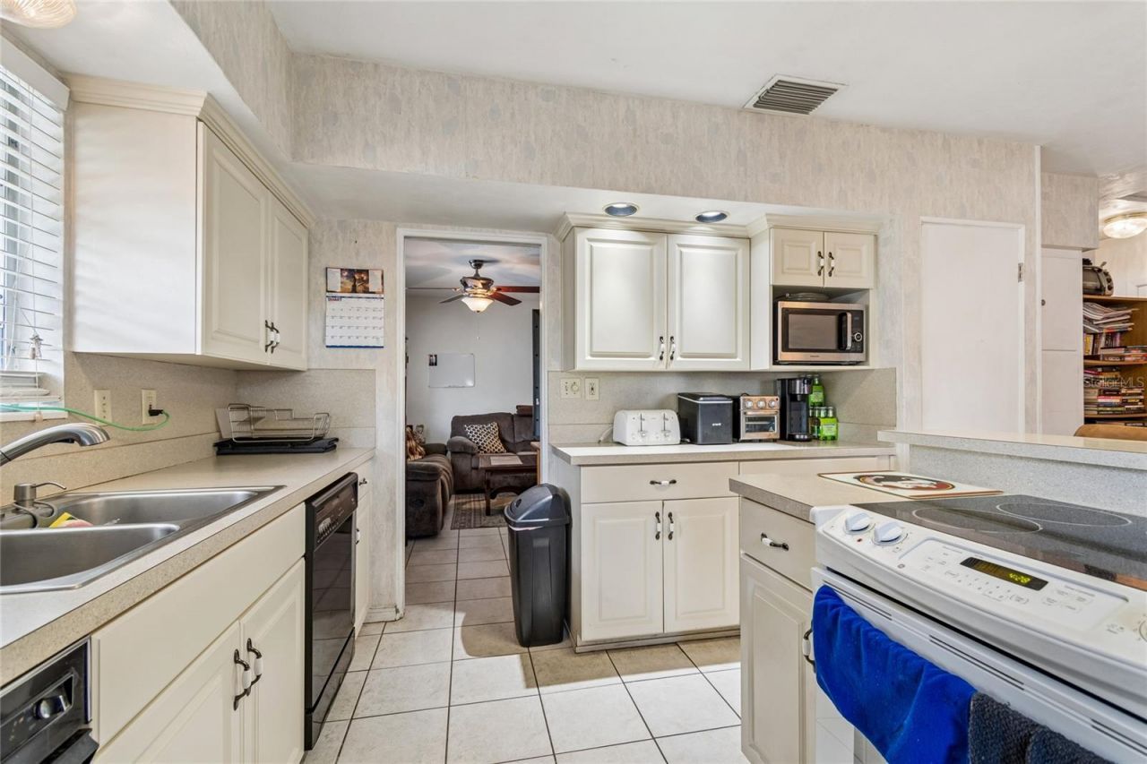 7846 12th Street N, Saint Petersburg, FL 33702 Photo