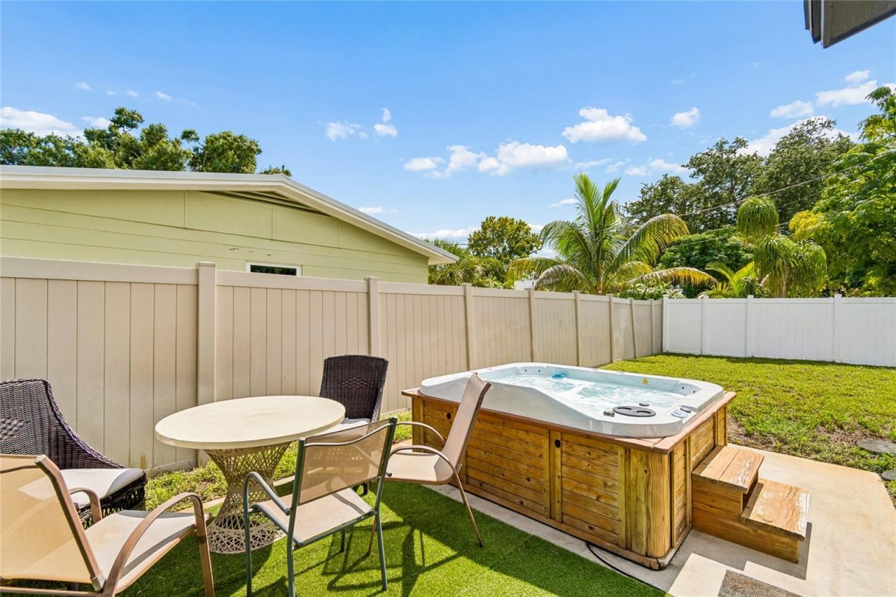 7846 12th Street N, Saint Petersburg, FL 33702 Photo