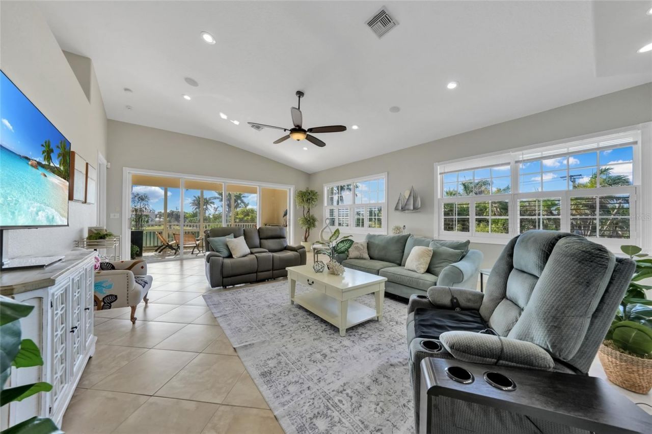 196 Tarpon Cove Boulevard, Unit 722, Punta Gorda, FL 33950 Photo