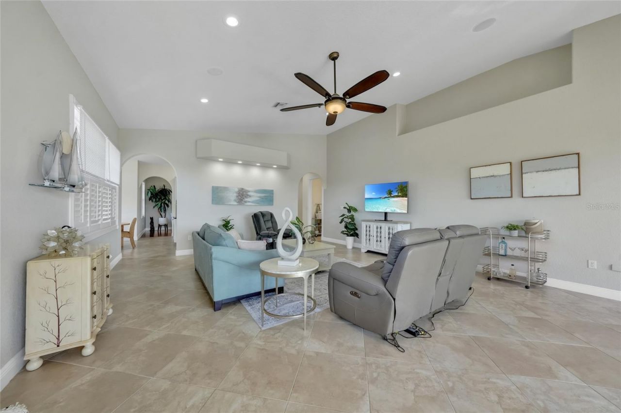 196 Tarpon Cove Boulevard, Unit 722, Punta Gorda, FL 33950 Photo