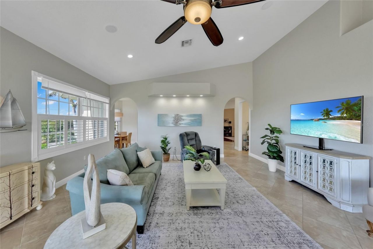 196 Tarpon Cove Boulevard, Unit 722, Punta Gorda, FL 33950 Photo