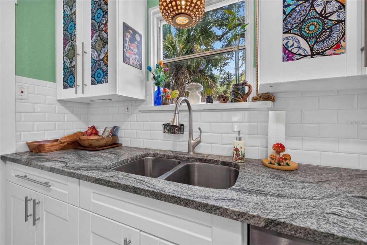 2042 14th Street S, Saint Petersburg, FL 33705 Photo