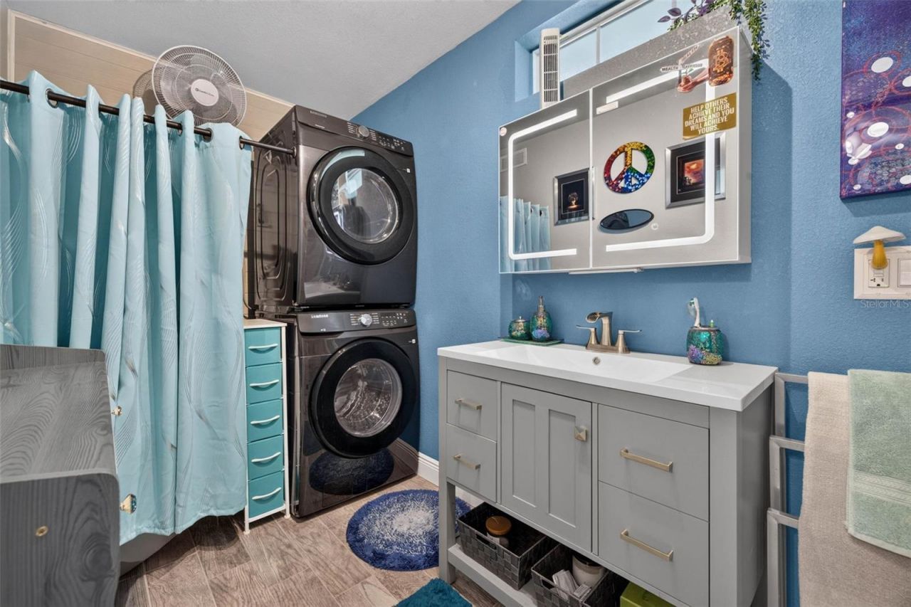 2042 14th Street S, Saint Petersburg, FL 33705 Photo