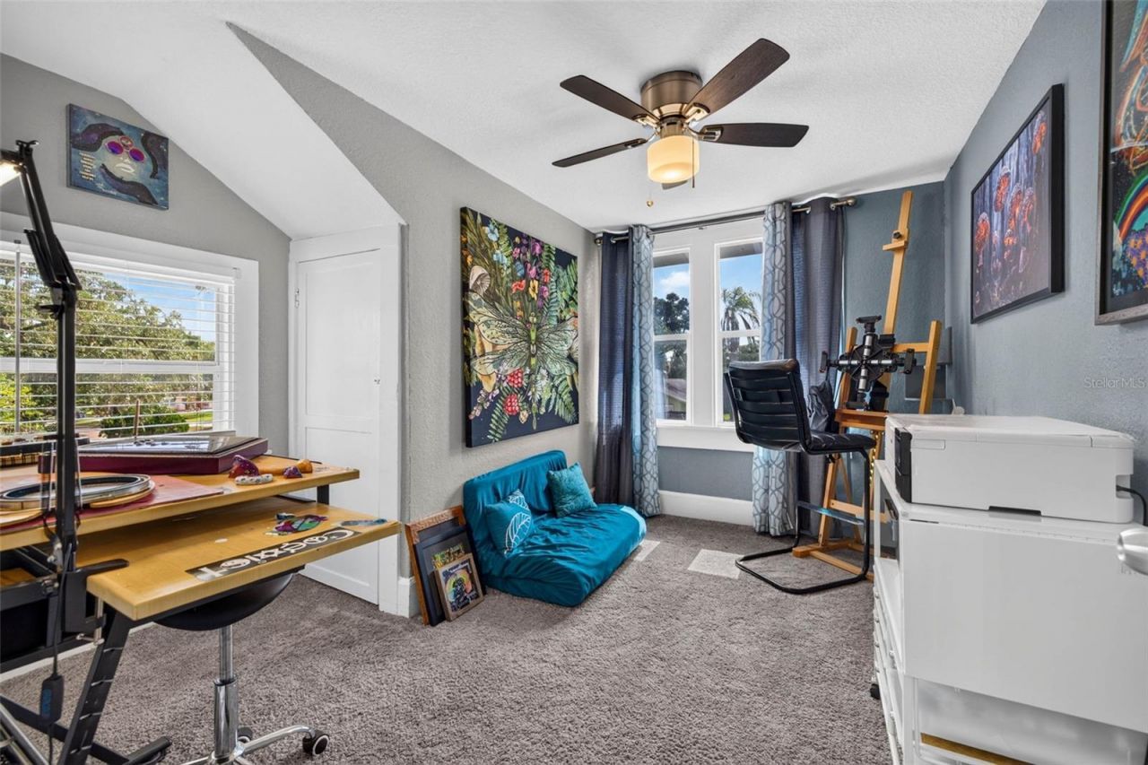 2042 14th Street S, Saint Petersburg, FL 33705 Photo