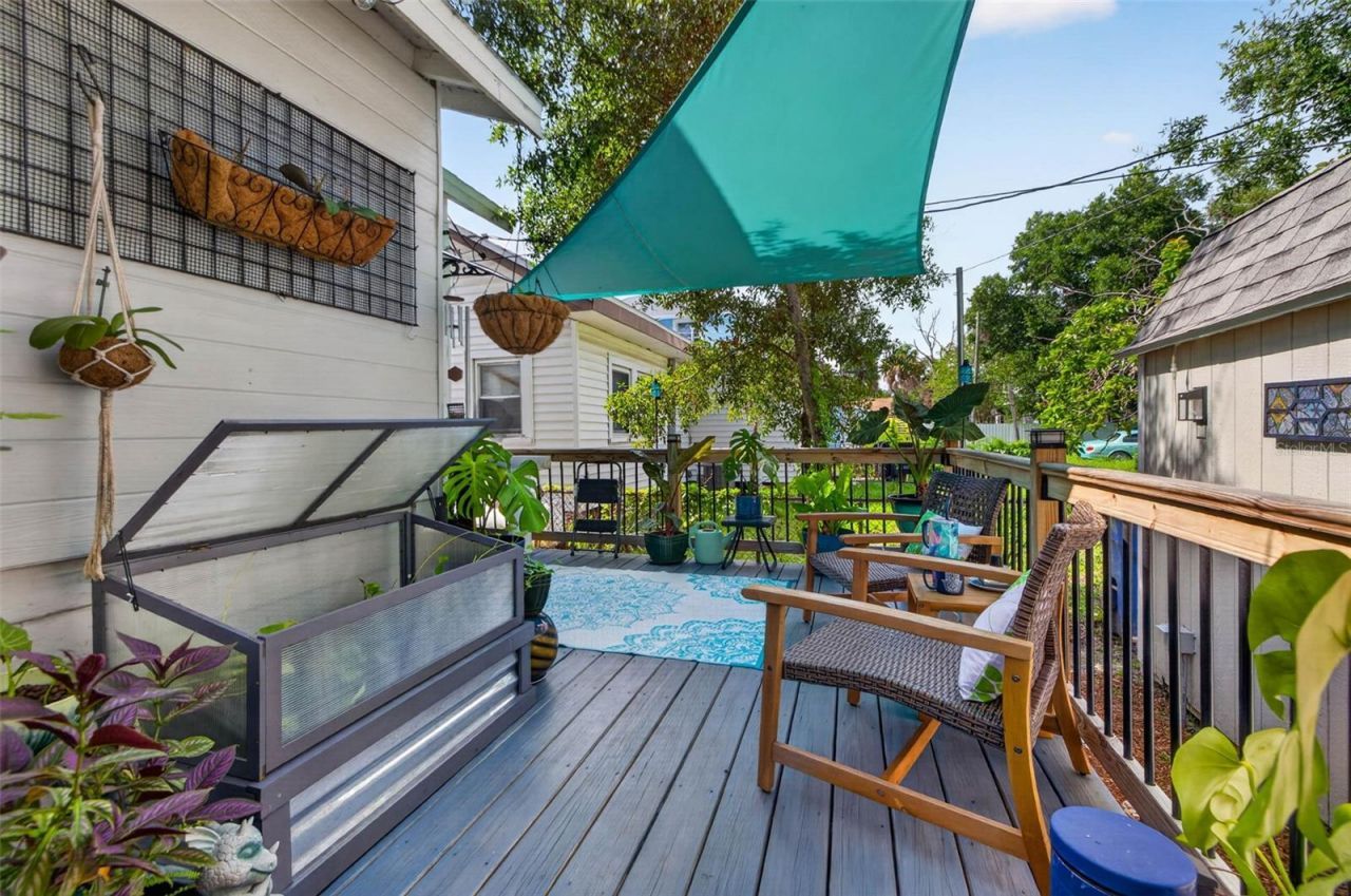 2042 14th Street S, Saint Petersburg, FL 33705 Photo