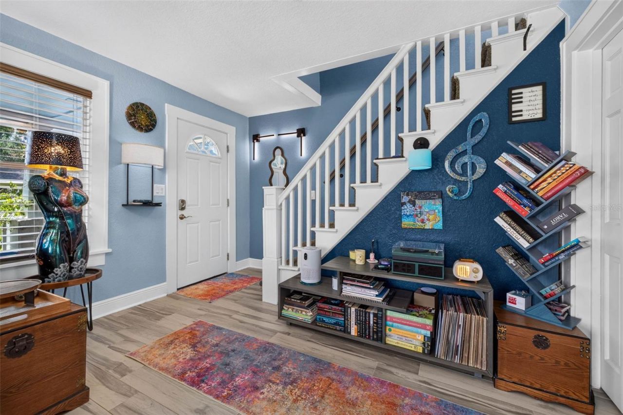 2042 14th Street S, Saint Petersburg, FL 33705 Photo