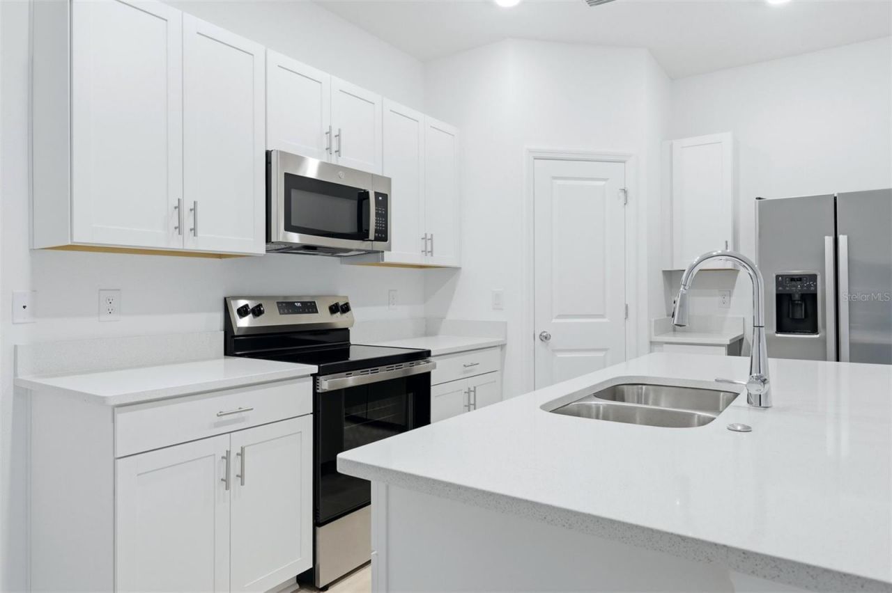 8417 Lunar Skye Street, Sarasota, FL 34241 Photo