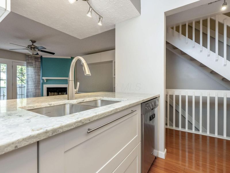 2276 Sandman Drive, Unit 67E, Columbus, OH 43235 Photo 6